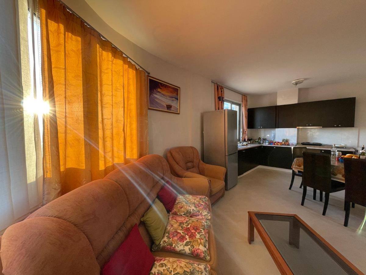 B&B - Private Rooms Tiranë Ngoại thất bức ảnh