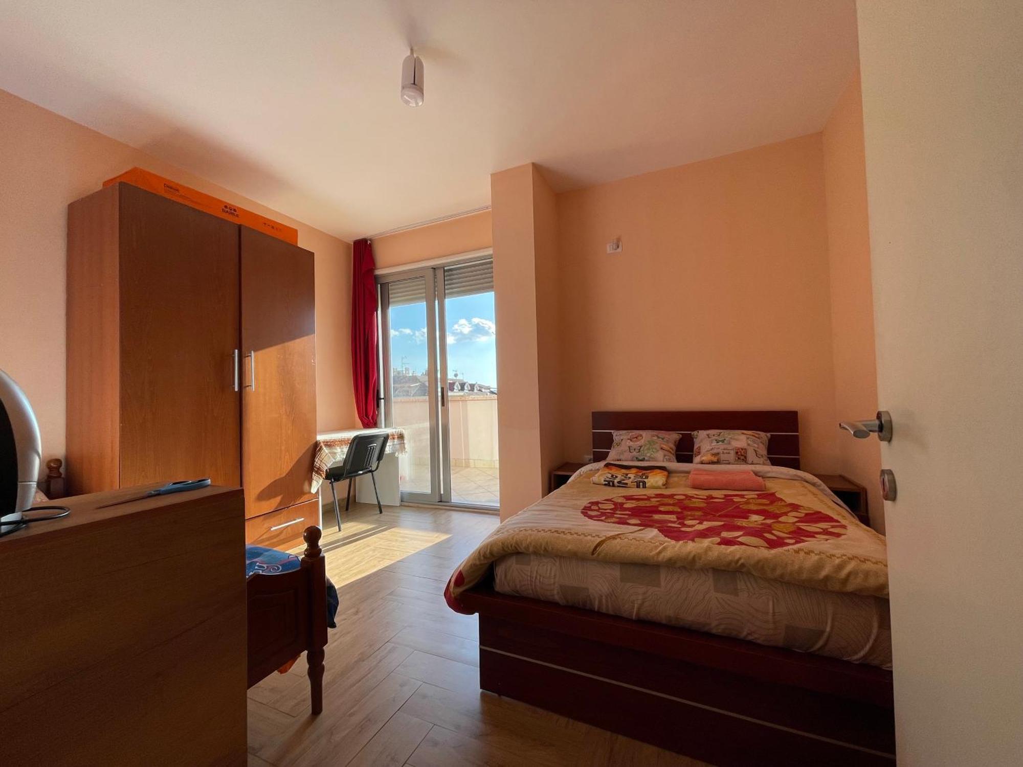 B&B - Private Rooms Tiranë Phòng bức ảnh